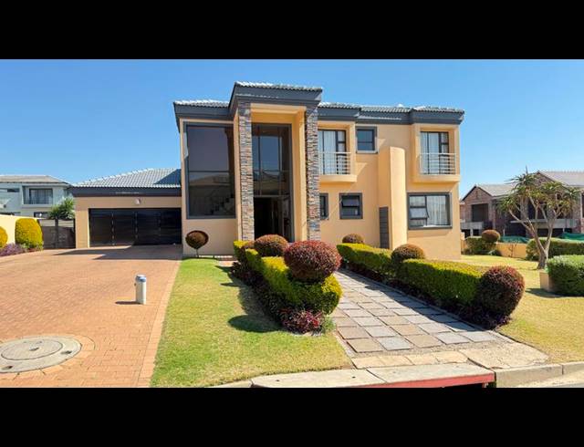 5 BEDROOM HOUSE FOR SALE IN BLUE VALLEY GOLF ESTATE